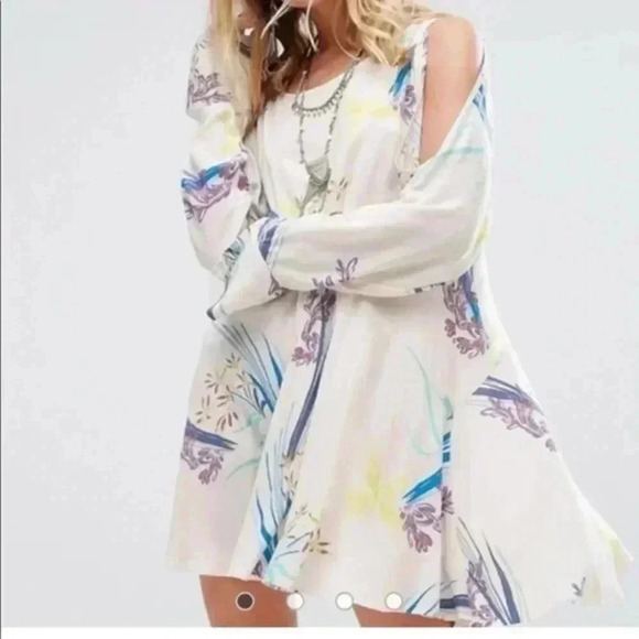 Free people white floral tunic top clear skies ivory cold shoulder flare… - Picture 2 of 12